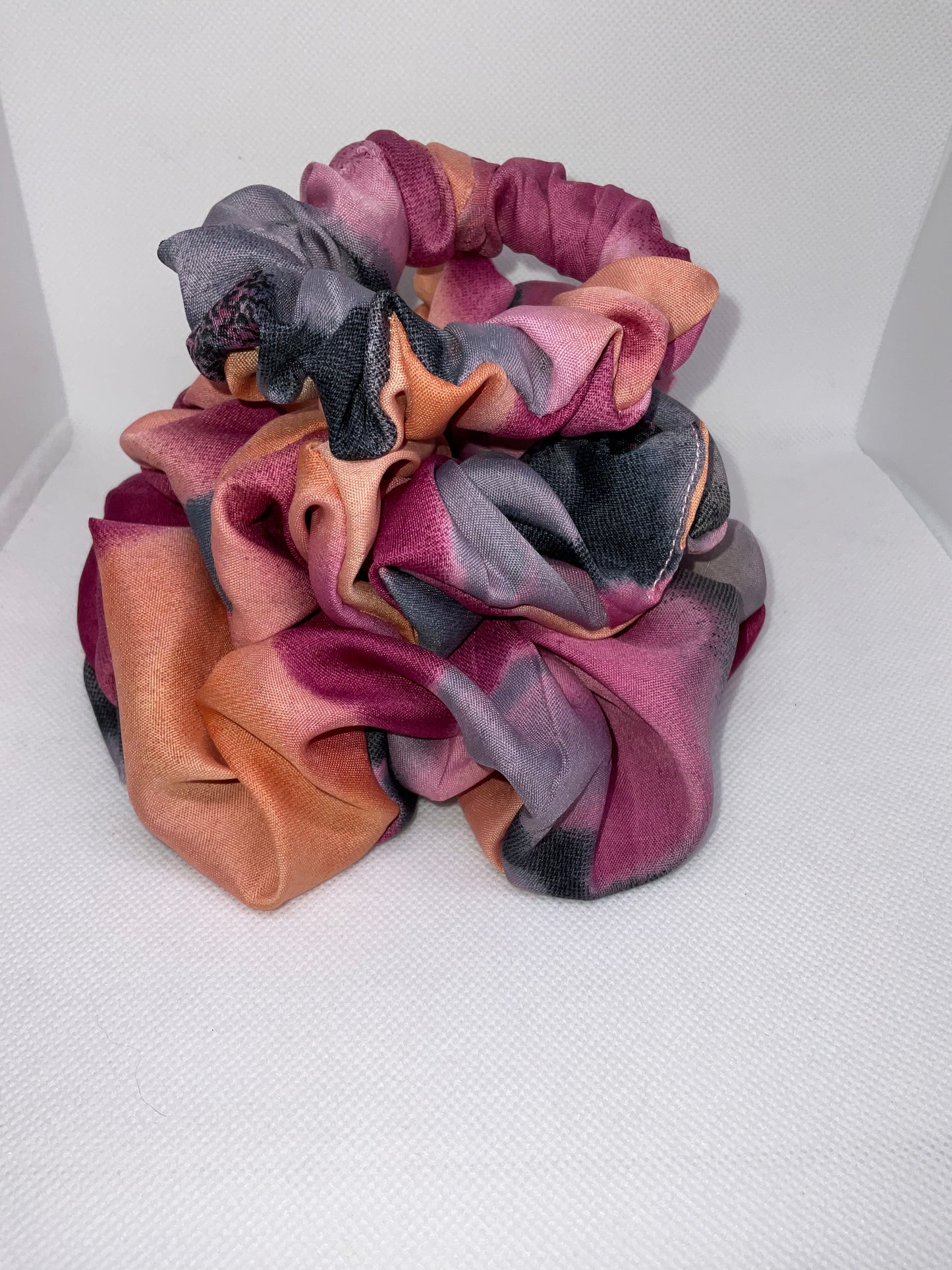 The Laura Satin Hair Scrunchies π