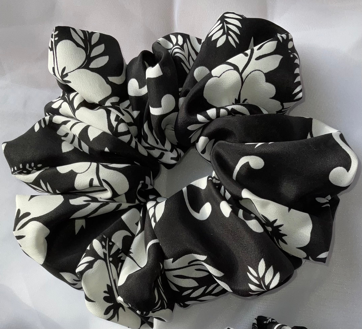 The Nicola Printed Satin Hair Scrunchies